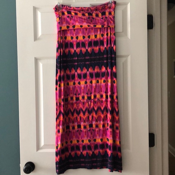 Dresses & Skirts - Fun and bright long skirt